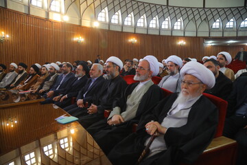 تصاویر/ نشست صمیمی مدیر حوزه های علمیه با فعالان حوزوی عرصه بین الملل