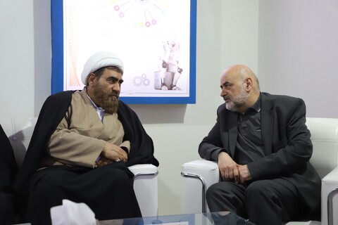 تصاویر/ بازدید مدیر حوزه‌ علمیه قزوین از بخش حوزوی سی و دومین نمایشگاه بین‌المللی قرآن کریم