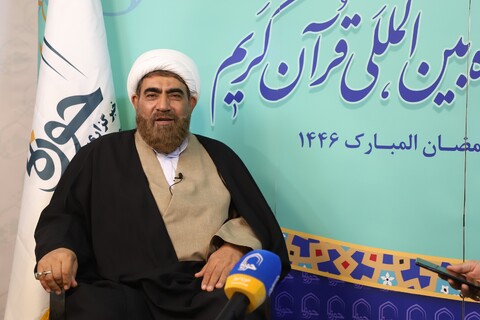 تصاویر/ بازدید مدیر حوزه‌ علمیه قزوین از بخش حوزوی سی و دومین نمایشگاه بین‌المللی قرآن کریم