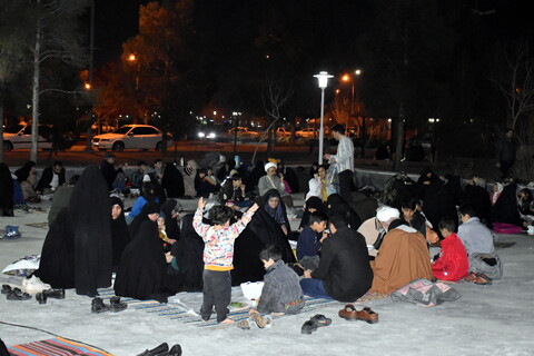 تصاویر/ دورهمی خانواده های خوش جمعیت قرآنی به همراه ضیافت افطاری