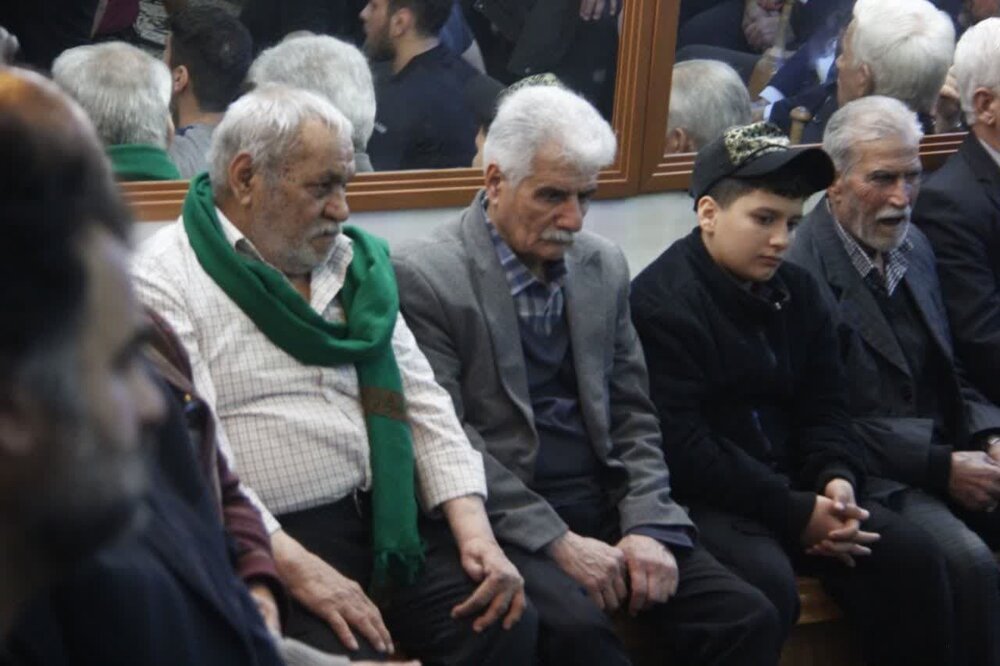 دومین اجرای «آیین پهلوانی در ضیافت رمضان» در زورخانه خادم‌ حسینی کاشان برگزار شد+ عکس