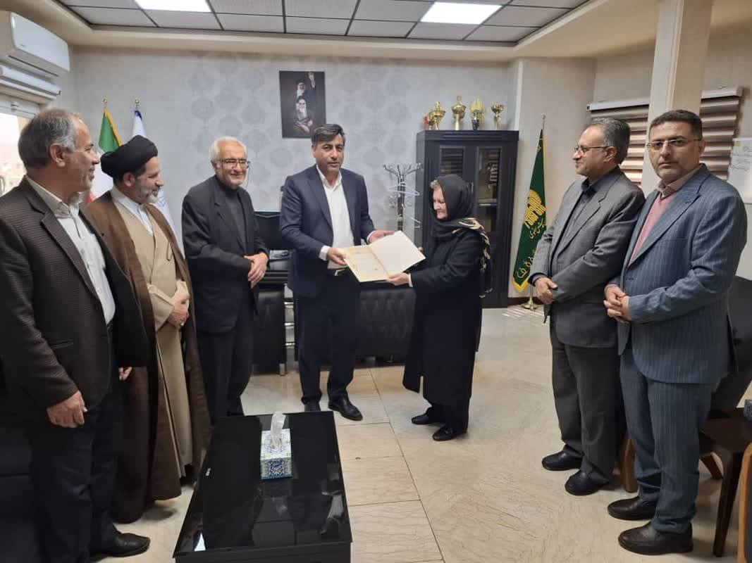  سند مالکیت موقوفه میرزا ابراهیم خلیلی به متولی این موقوفه تسلیم گردید