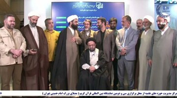 تقدیر از روحانی فعال در روابط عمومی مرکز مدیریت حوزه