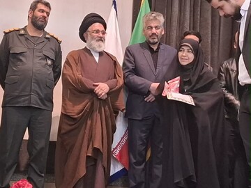 خیرین گروه جهادی کریم‌ اهل‌بیت -اثیرالحسن- کاشان تکریم شدند