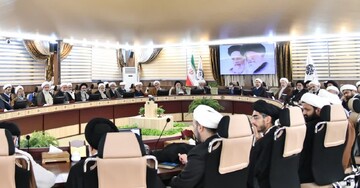 سرمایه مردمی نظام اسلامی در اوج  قرار دارد / تأکید بر استمرار تعامل با علما و روحانیت