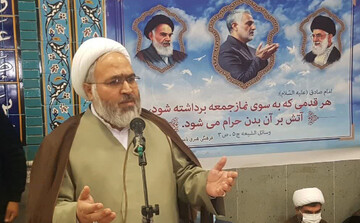 امام حسن(ع) به عنوان الگویی از ایثار و سخاوت مورد توجه جامعه باشد