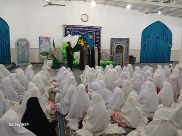 تصاویر/ جشن بزرگ روزه اولی های شهر نوش آباد