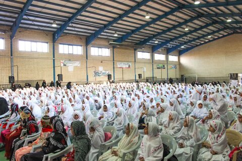 تصاویر/برگزاری جشن تکلیف ۶۰۰ نفری دانش آموزان در زرندیه