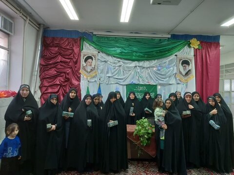 تصاویر/برگزاری ضیافت افطاری به همراه تجلیل از طلاب برتر مدرسه علمیه مهدیه خنداب