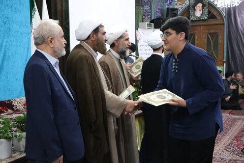 تصاویر / تجلیل از فعالان قرآنی طلاب مدارس علمیه استان قزوین