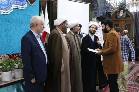 تصاویر / تجلیل از فعالان قرآنی طلاب مدارس علمیه استان قزوین