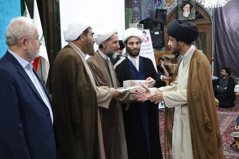تصاویر / تجلیل از فعالان قرآنی طلاب مدارس علمیه استان قزوین