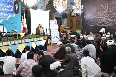 تصاویر / تجلیل از فعالان قرآنی طلاب مدارس علمیه استان قزوین