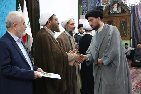 تصاویر / تجلیل از فعالان قرآنی طلاب مدارس علمیه استان قزوین