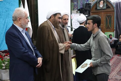 تصاویر / تجلیل از فعالان قرآنی طلاب مدارس علمیه استان قزوین