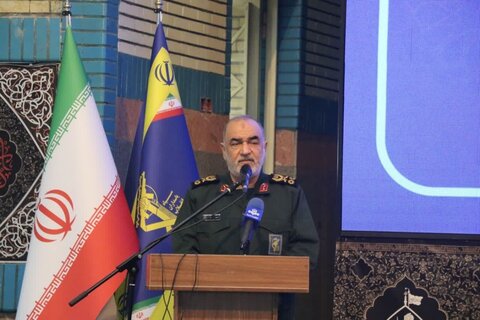 تصاویر/ مراسم تکریم و معارفه فرمانده قرارگاه همزه سیدالشهدا (ع) سپاه