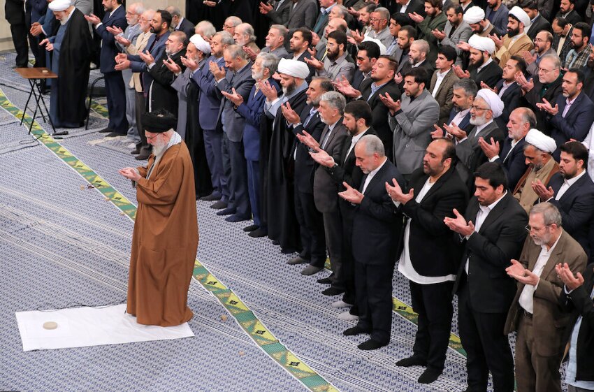 Imam Khamenei meets poets