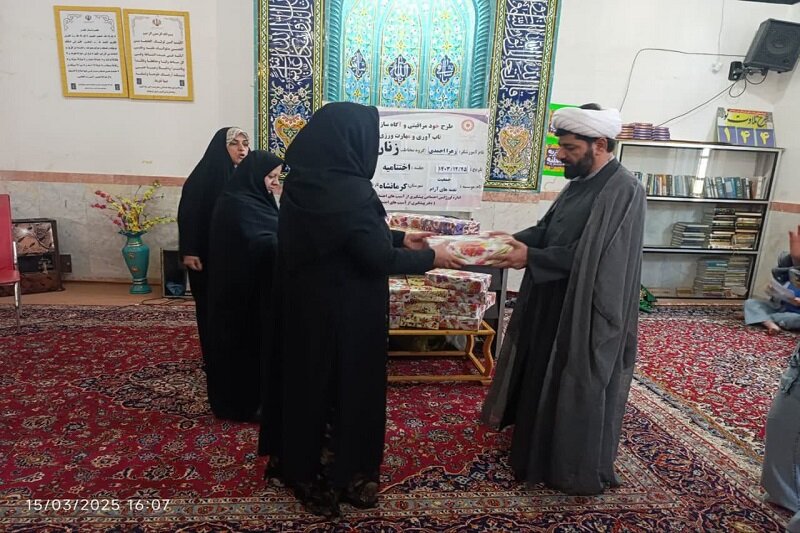 کارگاههای آموزشی خود مراقبتی و فرزند پروری در کرمانشاه برگزار شد + عکس