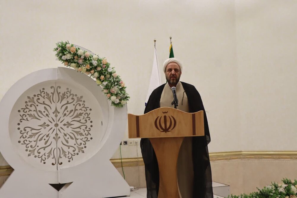 برگزاری نشست صمیمانه تکریم خانواده های پرجمعیت جامعه نخبگانی