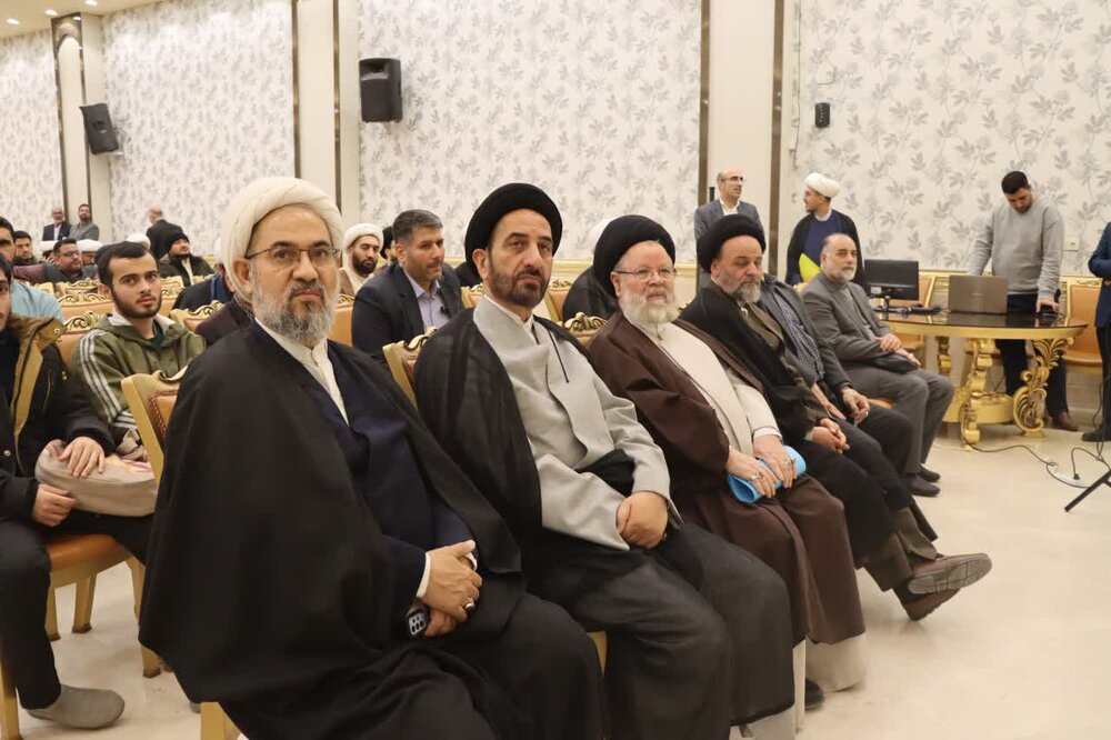 برگزاری نشست صمیمانه تکریم خانواده های پرجمعیت جامعه نخبگانی