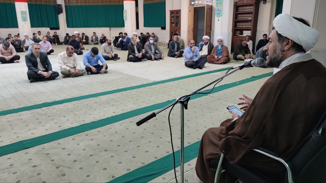 هیچ حقی برای تجسس و بدگمانی نسبت به دیگران وجود ندارند