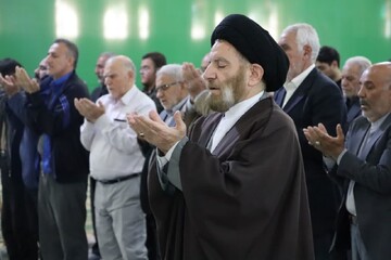 تصاویر / جلسه آموزه های قرآن کریم در مصلای الغدیر خرم آباد