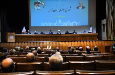 تصاویر|  جلسه شورای اداری استان با حضور نماینده ولی فقیه در فارس