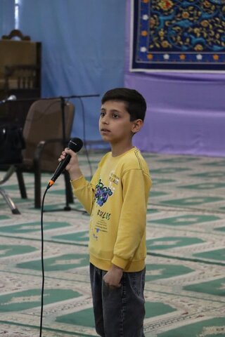 تصاویر جلسه آموزه های قرآن کریم در مصلای الغدیر خرم آباد