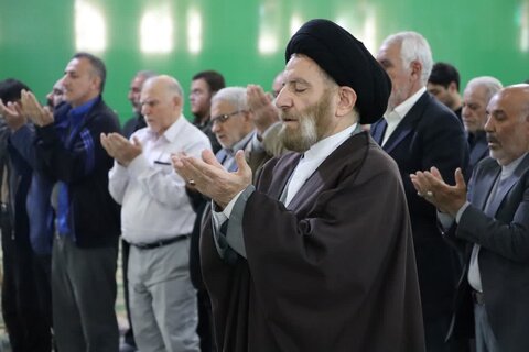 تصاویر جلسه آموزه های قرآن کریم در مصلای الغدیر خرم آباد