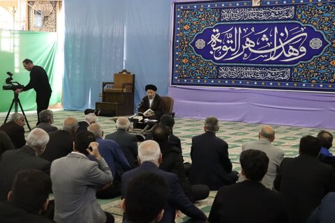 تصاویر جلسه آموزه های قرآن کریم در مصلای الغدیر خرم آباد