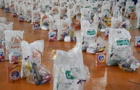 تصاویر| توزیع هزار بسته معیشتی از سوی مجموعه خیریه عطر یاس نبوی