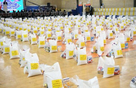 تصاویر| توزیع هزار بسته معیشتی از سوی مجموعه خیریه عطر یاس نبوی