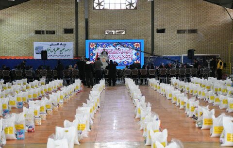 تصاویر| توزیع هزار بسته معیشتی از سوی مجموعه خیریه عطر یاس نبوی