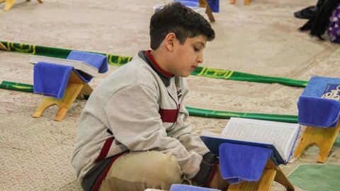 تصویر/شب پانزده و شانزدهم جزء خوانی قرآن کریم به روش حفظ خوانی در نجف ایران