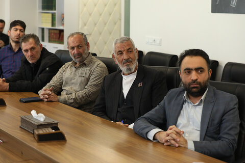 تصاویر / دیدار امام جمعه ارداق و جمعی از مسئولین و معتمدین بخش دشتابی با نماینده ولی فقیه در استان قزوین