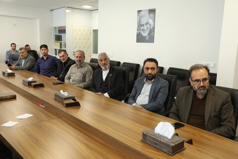 تصاویر / دیدار امام جمعه ارداق و جمعی از مسئولین و معتمدین بخش دشتابی با نماینده ولی فقیه در استان قزوین