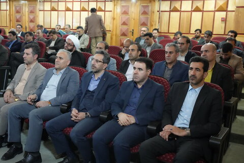 تصاویر آخرین جلسه شورای اداری استان لرستان