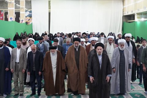 تصاویر ضیافت افطاری مومنانه با حضور جامعه روحانیت و ائمه جماعات در خرم آباد