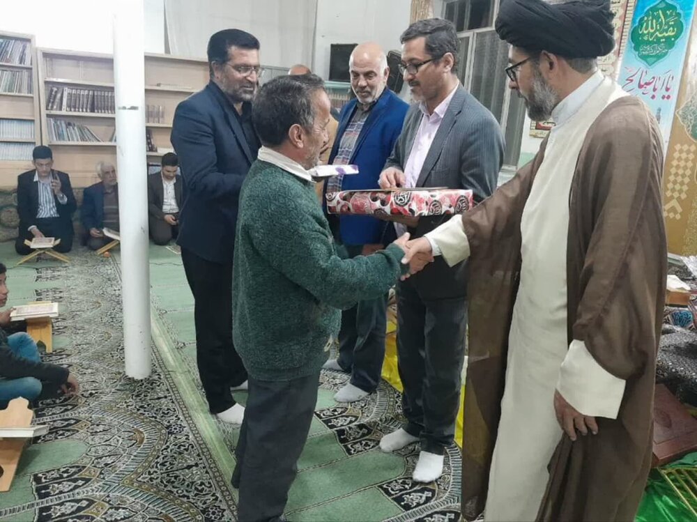 محفل انس با قرآن کریم در روستای ویدوجا برگزار شد+عکس