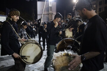 تصاویر/ حضور دستجات عزاداری در تفرجگاه های بوشهر در شب نوزدهم رمضان