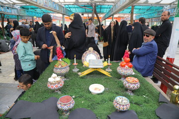 تصاویر / مراسم آغاز سال تحویل ۱۴۰۴ در گلزار شهدای علی بن جعفر (ع) قم