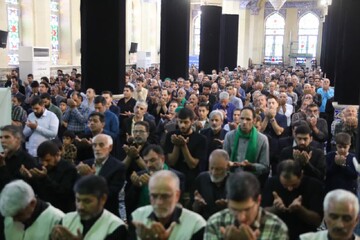 تصاویر/ سال تحویل در امامزاده سیدجعفر محمد(ع)در ورودی دروازه قرآن یزد