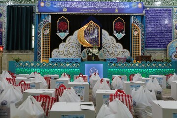 تصاویر/ سال تحویل متفاوت با کمک های مومنانه در امامزاده سیدنصرالله(ع) یزد