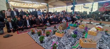 تصاویر/ سال تحویل شهدایی با حضور خانواده معظم شهدا در گلزار شهدای یزد