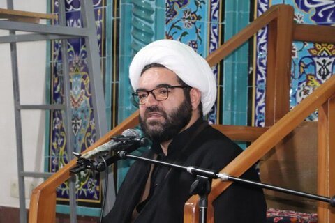 دعا اور گریہ مؤمن کا ہتھیار ہے : حجت‌ الاسلام عابدین رستمی