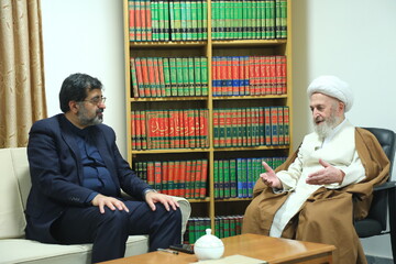 تصاویر/ دیدار نوروزی استاندار قم با آیت الله العظمی سبحانی