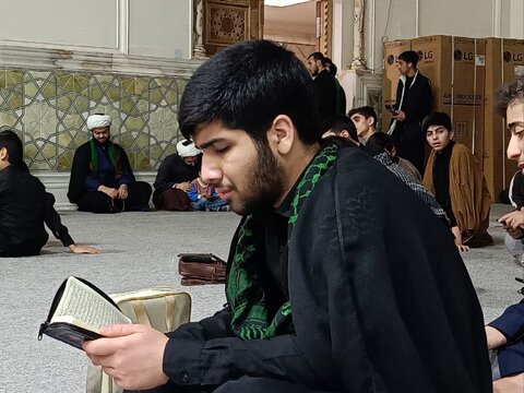 طلاب مدرسه علمیه فاطمی اولین شب قدر را در نجف اشرف احیا کردند