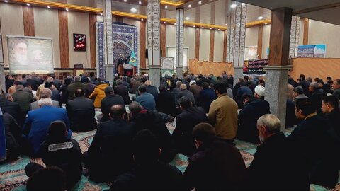 تصاویر/ اقامه نماز جمعه شهر کشاورز