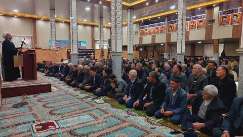 تصاویر/ اقامه نماز جمعه شهر کشاورز