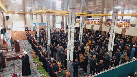 تصاویر/ اقامه نماز جمعه شهر کشاورز